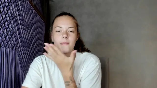 why_again_me's Live XXX Chat