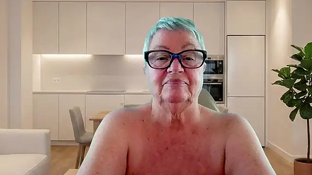 Mystery-Grandmother Chat XXX live