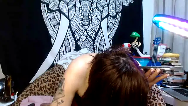Chatroom XXX en direct de Boonny_Boo-