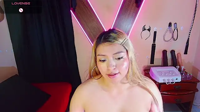 Chat XXX en directo de Lizzysubextrx