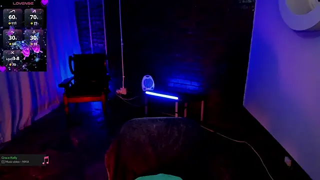 cee2nv Chat XXX in diretta
