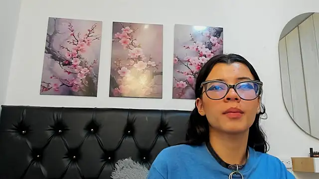 pinky_f00xn Live XXX chat