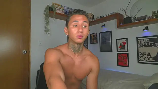 Chat +18 de ArchiGoldd ao vivo