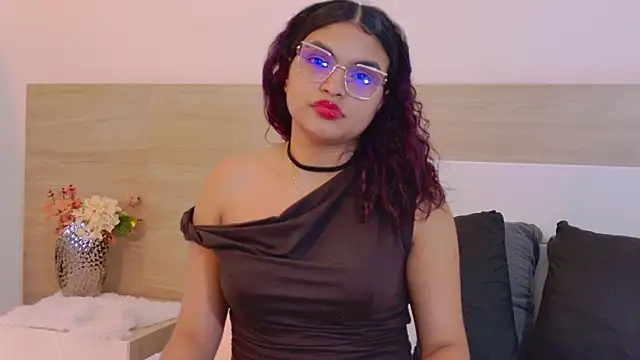 دردشة MelodyAlvarez الجنسية المباشرة