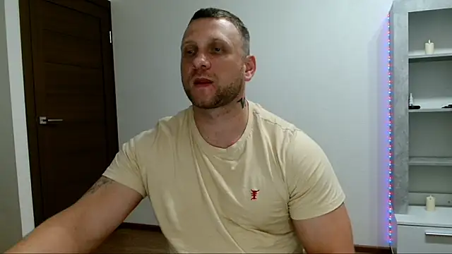Онлайн чат XXX B-L-O-N-D