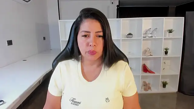 natural_bigboobs – Naživo XXX chat