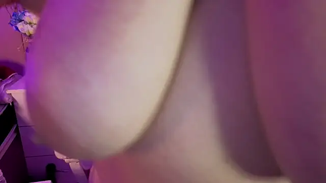 MollyBigBoobs12 现场XXX聊天