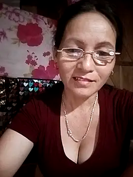 Chat +18 de Cucci07 ao vivo