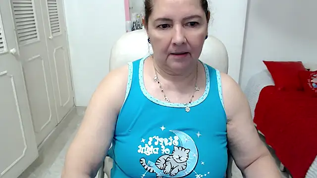 leonela_69: онлайн-секс-чат