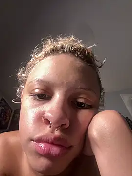 jojosbizarrelyf's Webcam Show