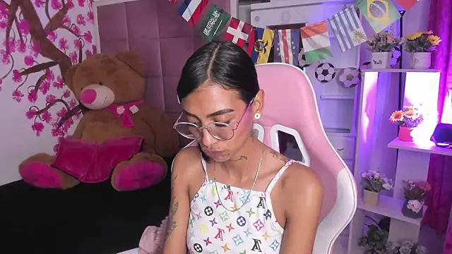 KarlaSlutSkinny__ – Naživo XXX chat