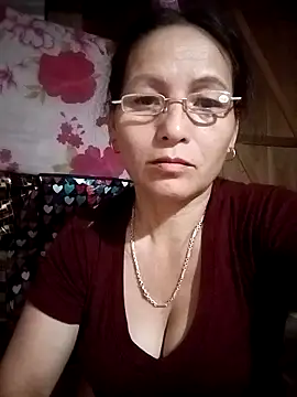 XXX chat uživo modela Cucci07
