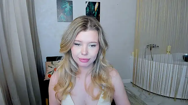FollowLovee Live XXX Chat