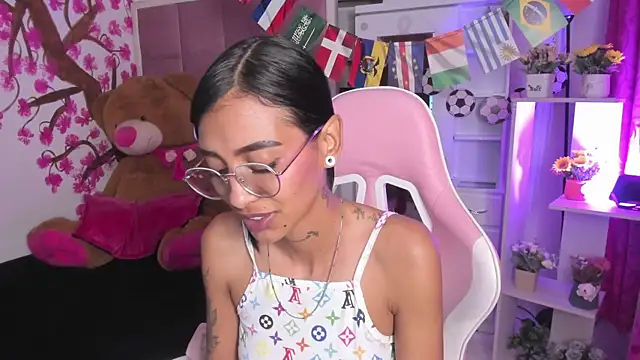 KarlaSlutSkinny__'s Live XXX Chat