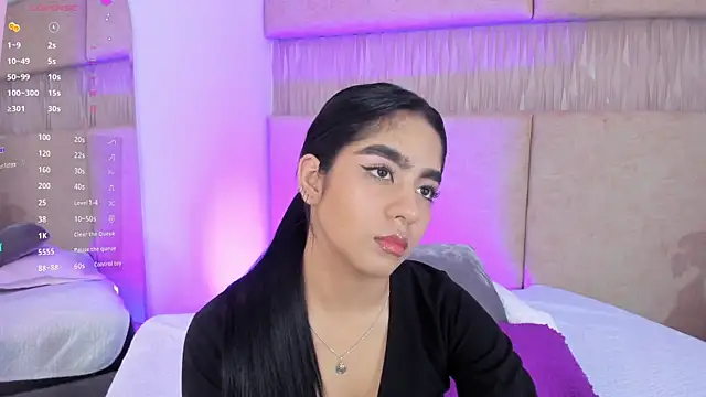_kyraa_'s Live XXX Chat