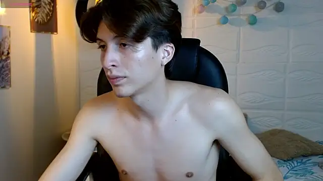 Marcoviolet's Live XXX Chat