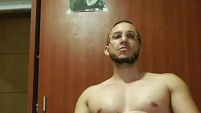 MarcusMilarc Chat XXX live