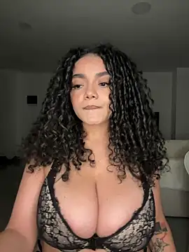 Curlyierr 라이브 XXX 채팅