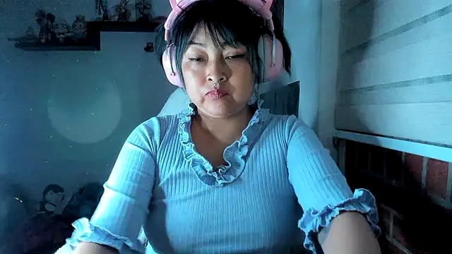 Chatroom XXX en direct de Shaddycute_