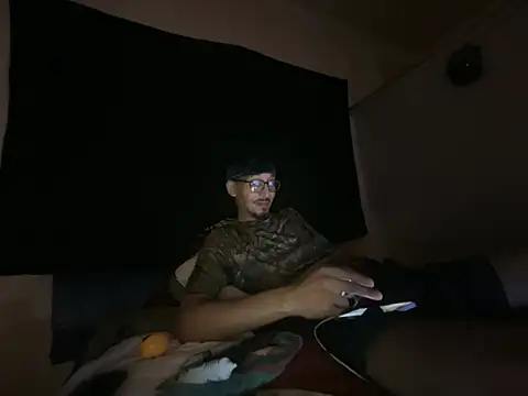 ThrowedWorldWide's Live XXX Chat