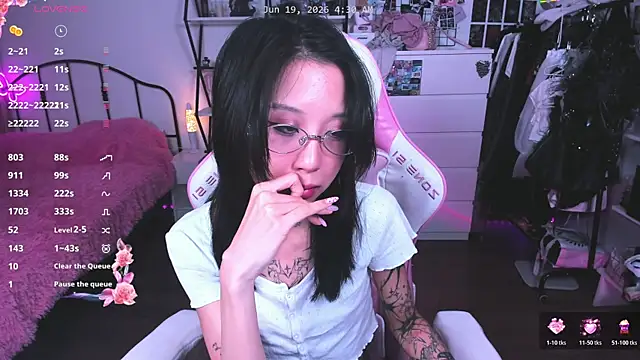 ashleywowmeow Chat XXX in diretta