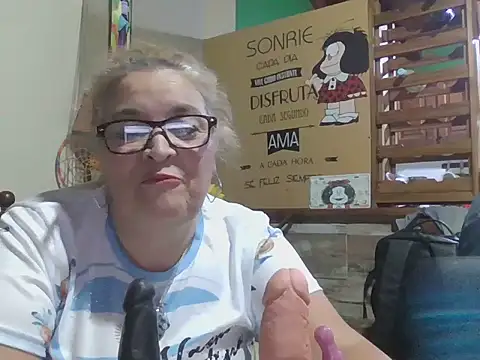 momismilf544's Live XXX Chat