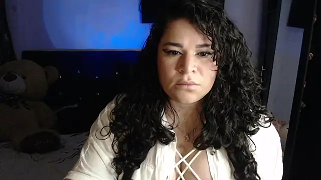 ANGELIQUE_KLANE Adlı Modelin Canlı XXX Sohbeti