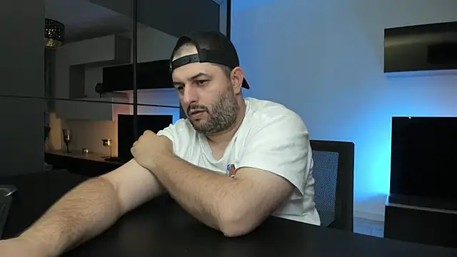 DravenPeak Chat XXX live
