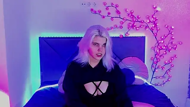 JoannLowe's Live XXX Chat