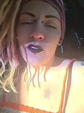 PinkTheHawk XXX чат на живо