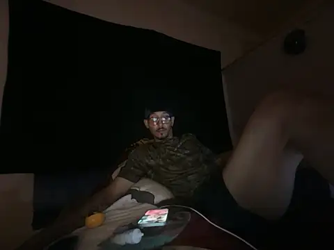 ThrowedWorldWide's Live XXX Chat