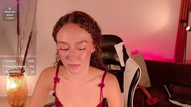 ChloeMoreti Live XXX-chat