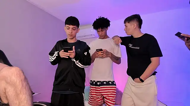 Handsomeboyss19's Live XXX Chat