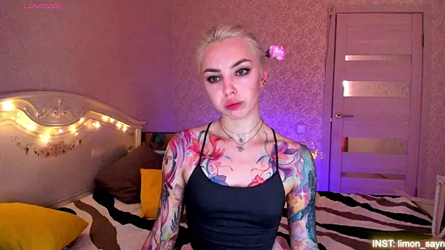 LillyMoure_ Chat XXX live