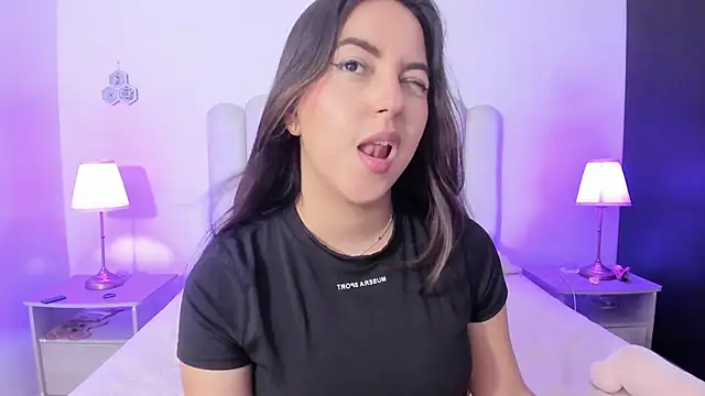 SofieBunnie Chat XXX live