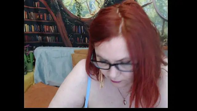 PlayfullMature Chat XXX live