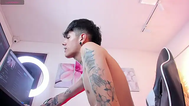 Онлайн чат XXX Tommy_valverde