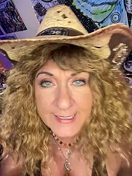 Онлайн чат XXX SuzyCatzz