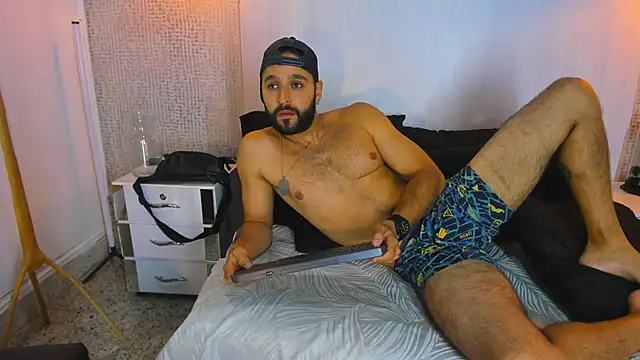 Mike333_ Live XXX-chat