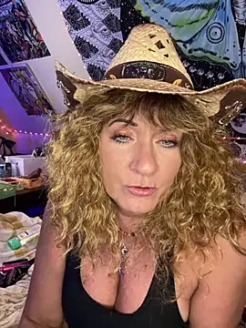 SuzyCatzz Chat XXX live