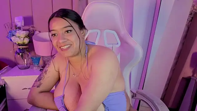 Онлайн чат XXX MollyBigBoobs12
