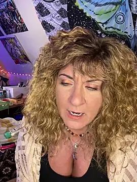 SuzyCatzz Chat XXX in diretta