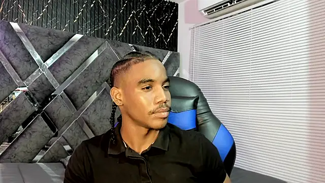 Онлайн чат XXX axel_silva4