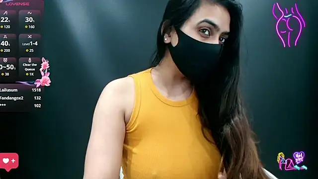 DesiZoya's Live XXX Chat