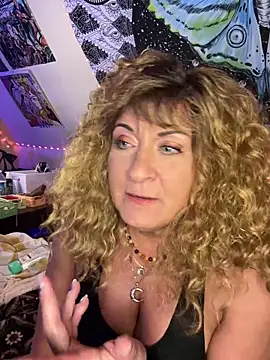 XXX chat uživo modela SuzyCatzz