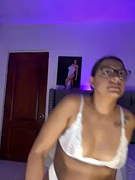 Živý XXX chat ema_zoe