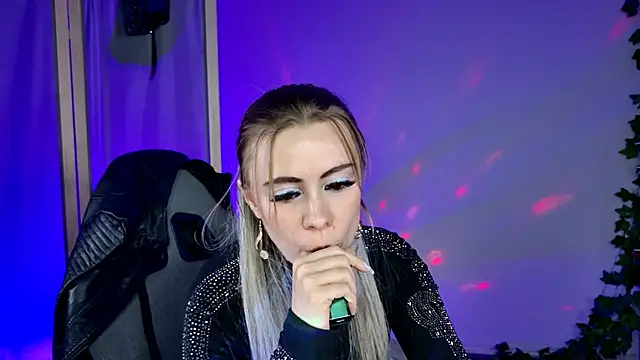 Kumiho_7777's Live XXX Chat