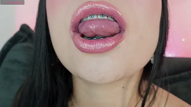צ'אט XXX בשידור חי של mia_roux1