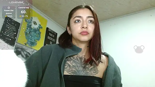 Chat +18 de ZoeBakers_ ao vivo