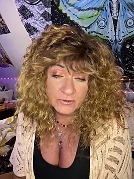Czat XXX na żywo – SuzyCatzz